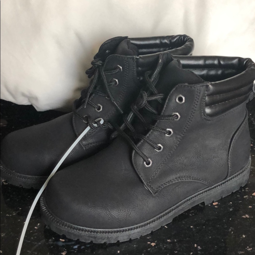 Rugged Bear Laced up Ankle Boots 👢 ❤️
